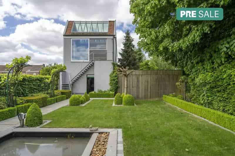 Te Huur Unieke Loftwoning met Ruime Garage en Tuin