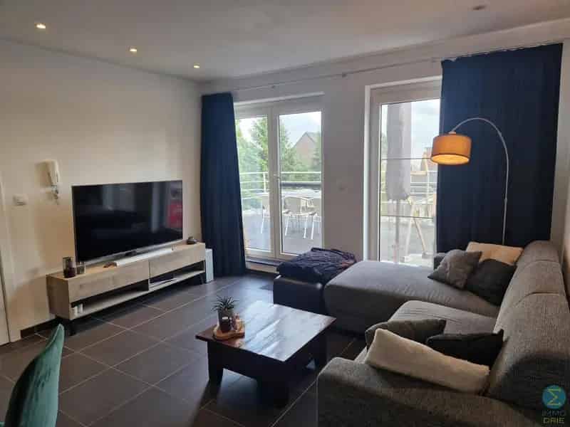 Lichtrijk Appartement te Koop met Zuidterras en Autostaanplaats