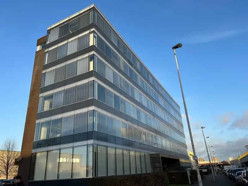 Hoogwaardig afgewerkte kantoorruimten vanaf 396 m²