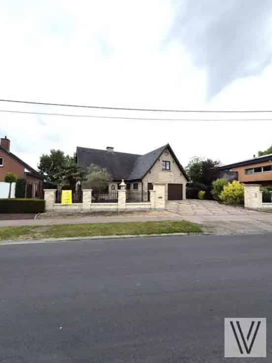 Villa te koop 4 slaapkamers 317m² 850m² perceel