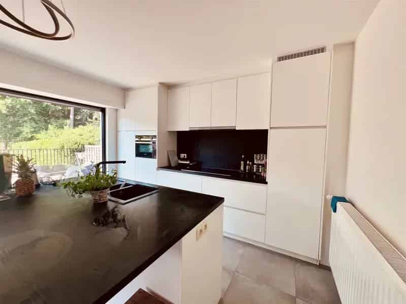 Gerenoveerde bungalow woning met ruime tuin