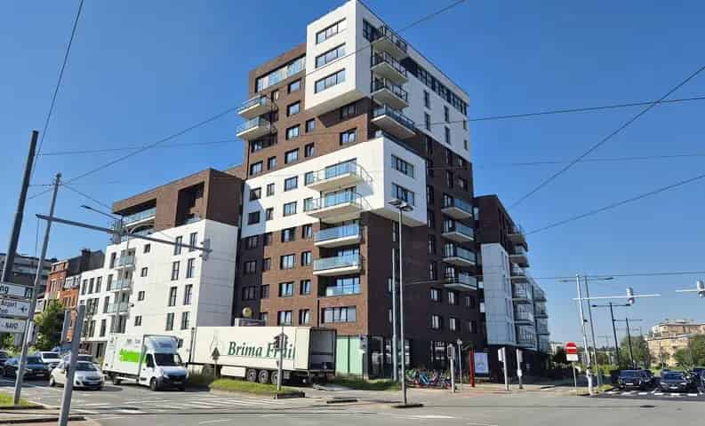 Studio te Evere Nabij Openbaar Vervoer en Winkels