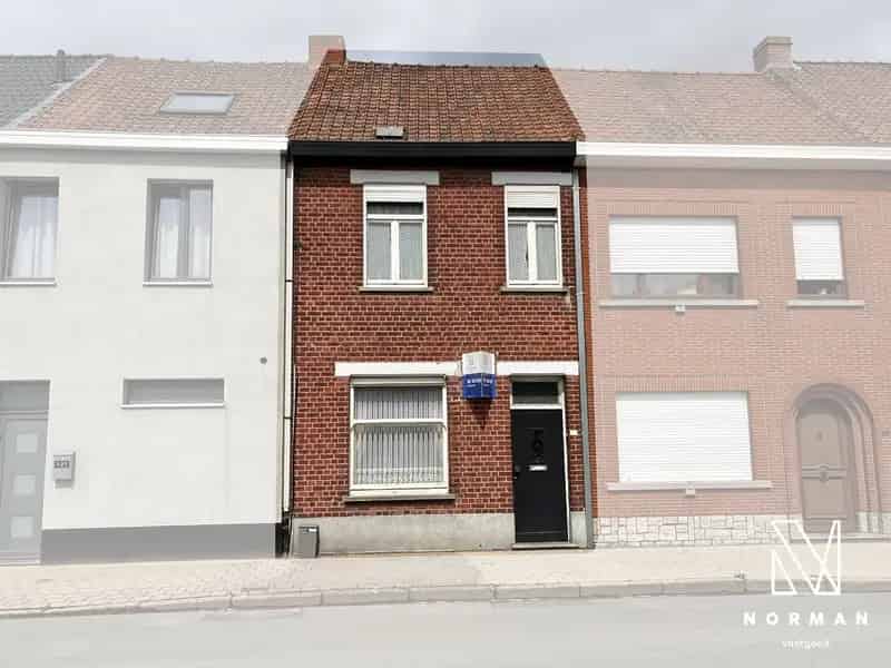 Te renoveren rijwoning met tuin