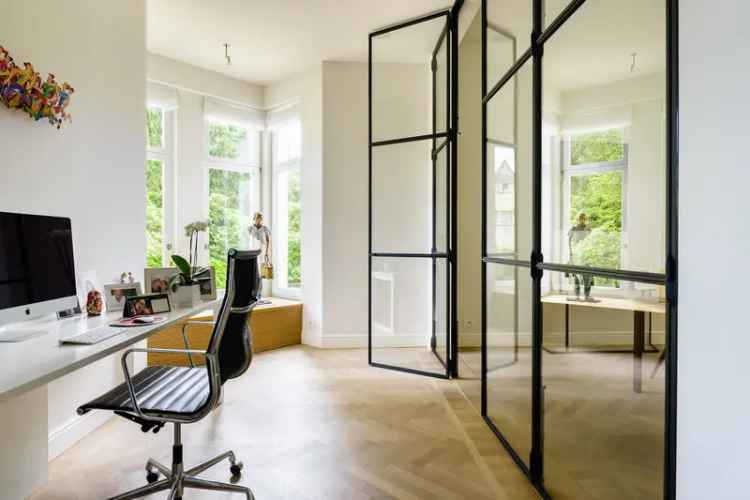 Huis te koop Antwerpen Brasschaat: Landhuis met Zwembad
