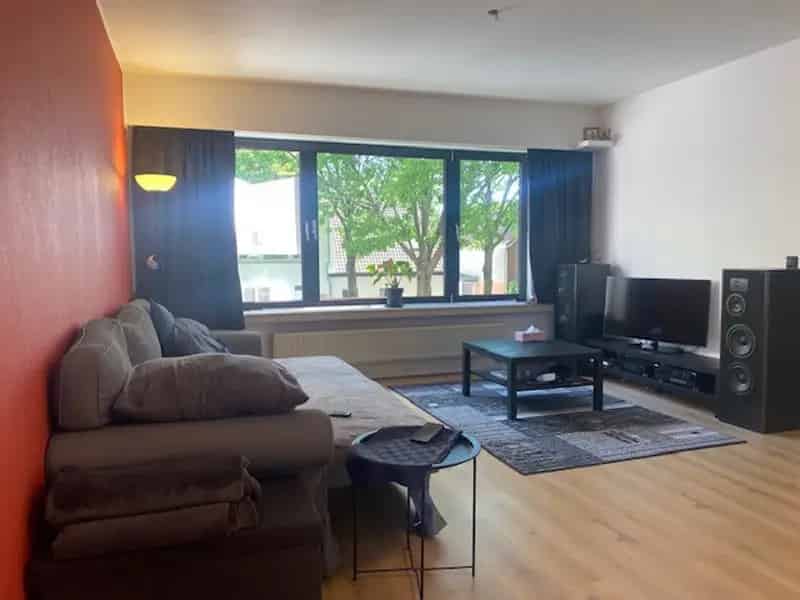 Appartement te koop Brasschaat: 2 slaapkamers, terras en garage