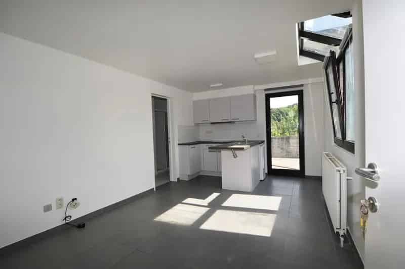 Studio te Kasterlee: Compact & Centraal met Terras en Autostaanplaats