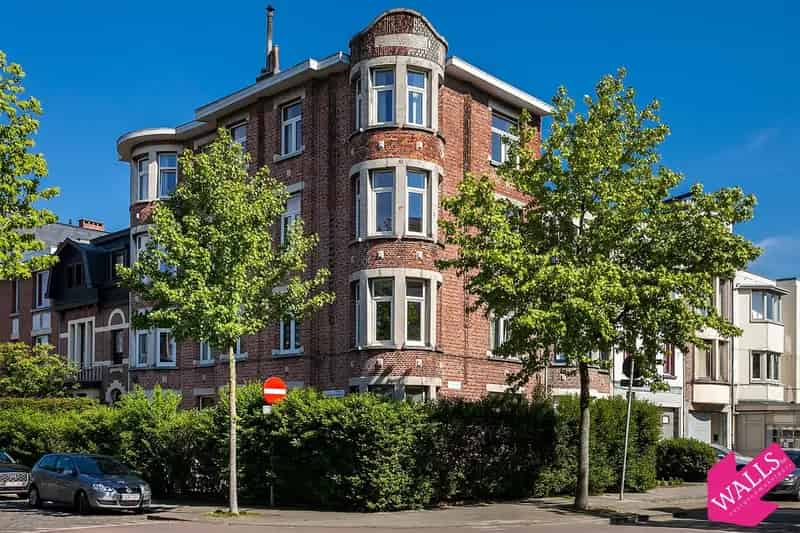 Ruim Appartement Pulhof 3 slaapkamers 2 badkamers Geen Gemeenschappelijke Kosten