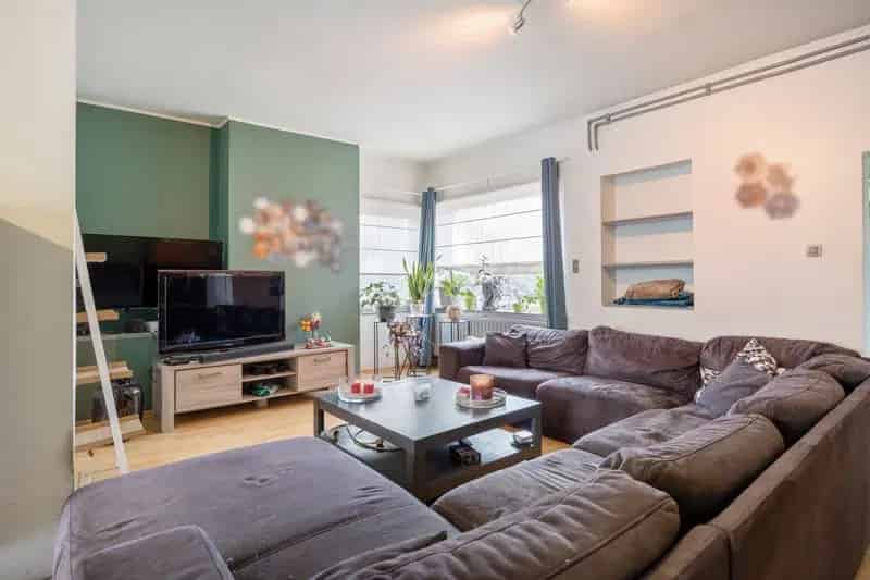 Te renoveren woning 8 are 75 ca