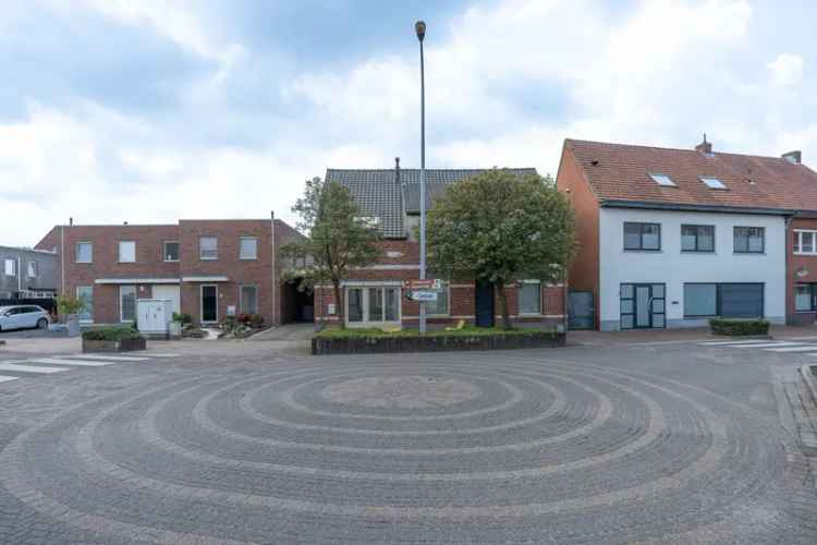 Te renoveren starterswoning te centrum Vosselaar