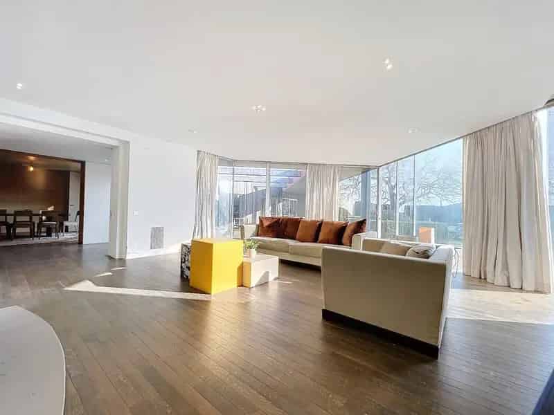 Villa te renoveren 1642m²