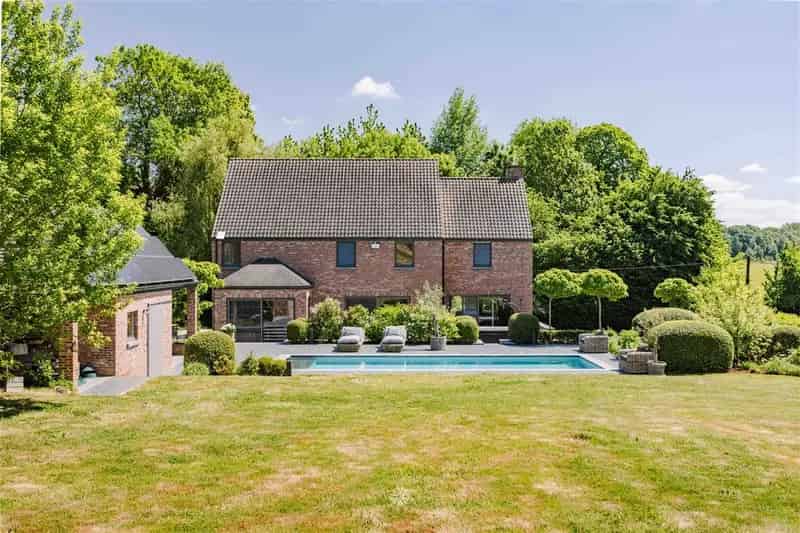 Landelijke Luxueuze Nieuwbouwvilla te Koop in Flobecq