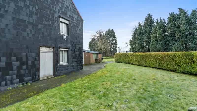 Te renoveren woning 4 slaapkamers Kumtich