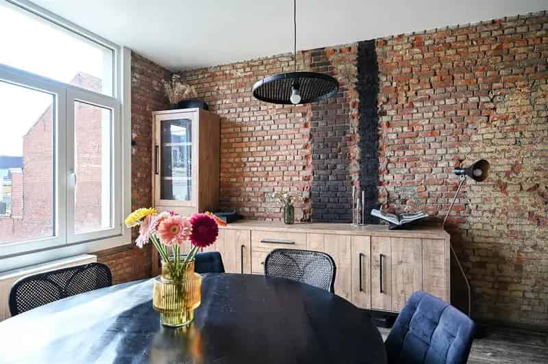 Appartement te koop: Ruim en Lichtrijk met Grote Kelderberging