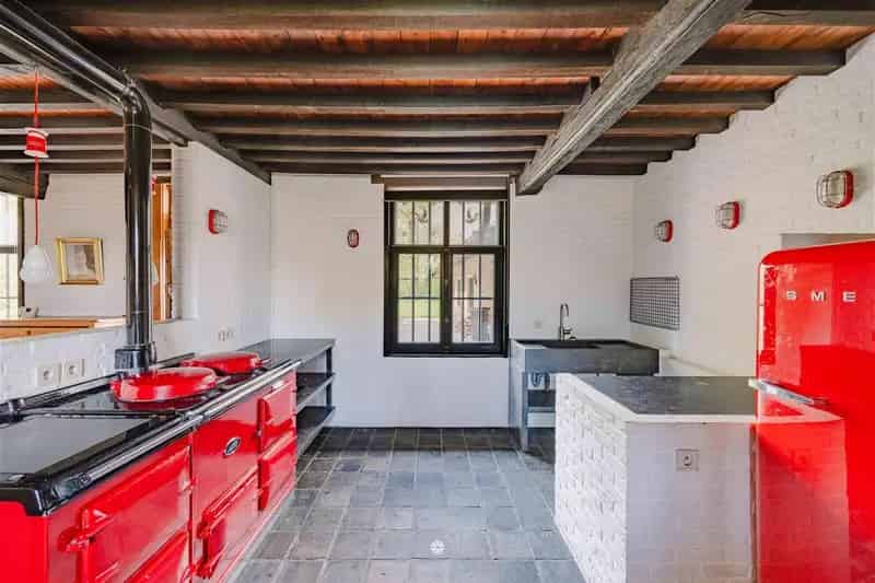 Unieke hoevewoning Vrasene: 5500m² met privacy, tuin en bos