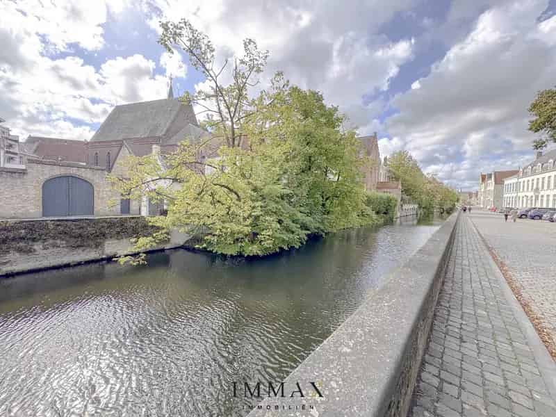 Appartement te koop Brugge: Instapklaar met terras en garage