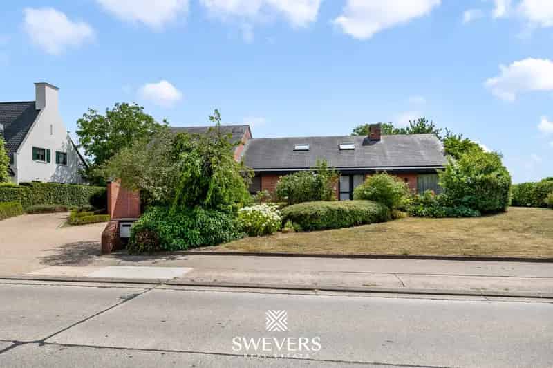 Moderne Villa te Huur met Grote Garage en Zonnepanelen