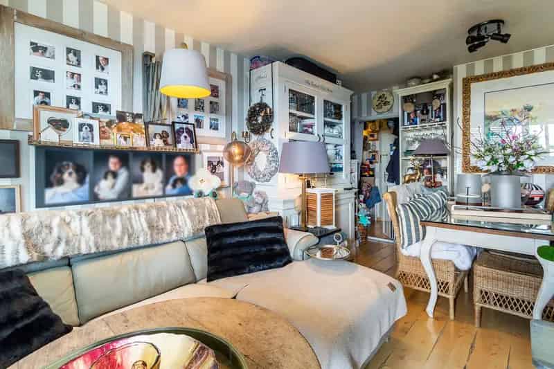 Op te frissen appartement met uitzicht Antwerpen