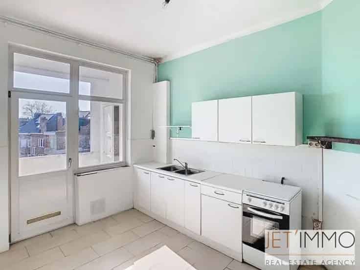 Appartement te renoveren 1 slaapkamer terras kelder