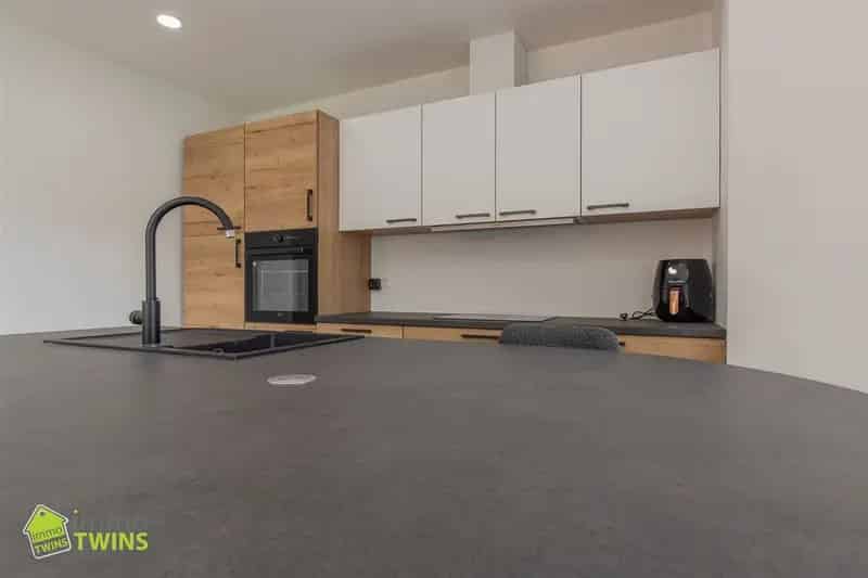 Gerenoveerde HOB met Carport Temse