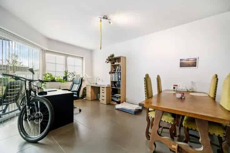 Appartement Te Koop Jabbeke: Instapklaar met Tuin