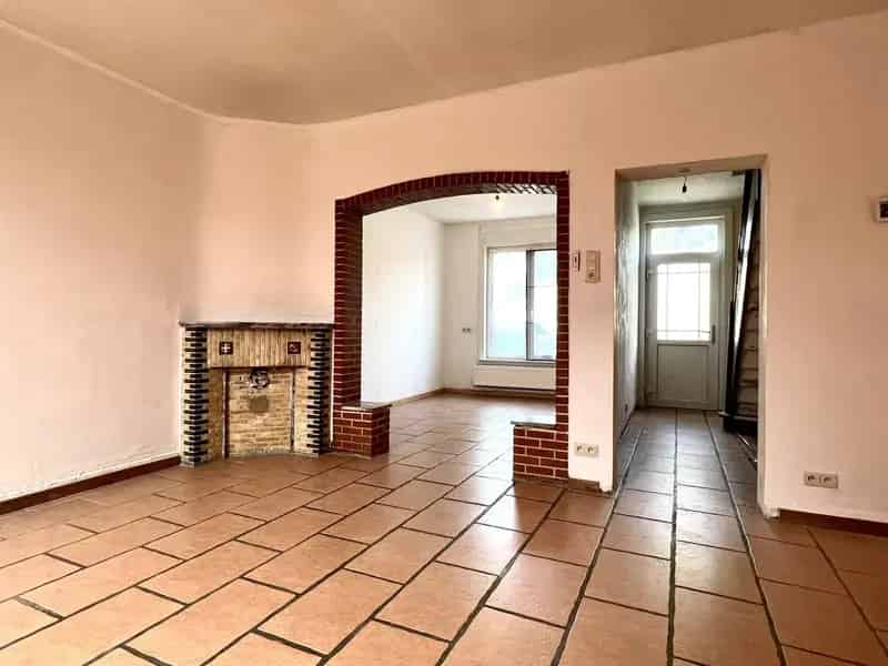 Huis te huur: Rustige Wijk, 2 slaapkamers, zolderkamer potentieel