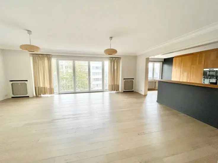 Appartement te huur Ukkel Churchill 185m² 3 slaapkamers