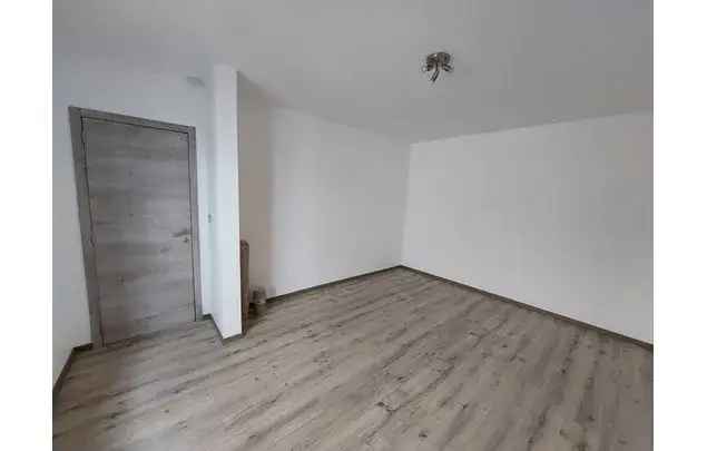 Huur 1 slaapkamer huis van 965 m² in Charleroi