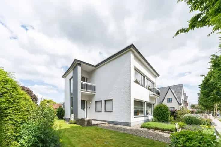 Huis Te Koop Torhout: Lichtrijke Villa met 3 Slaapkamers en Tuin
