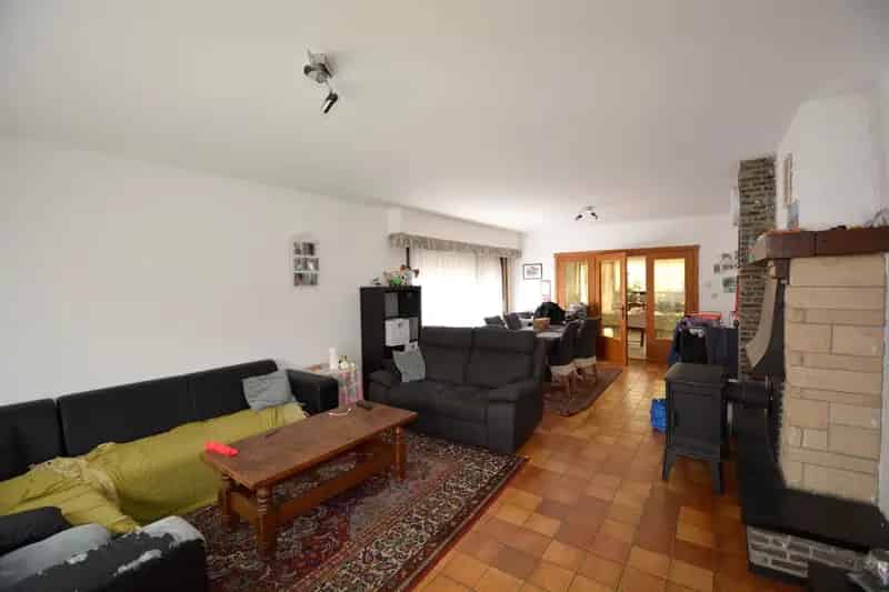 Ruime woning 3 slaapkamers 973m2
