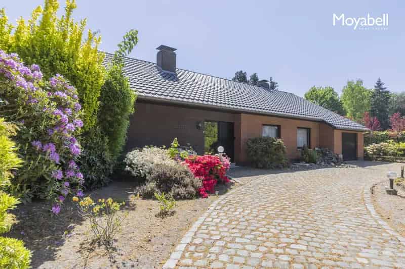 Villa te koop Lembeke: karaktervolle woning met potentieel