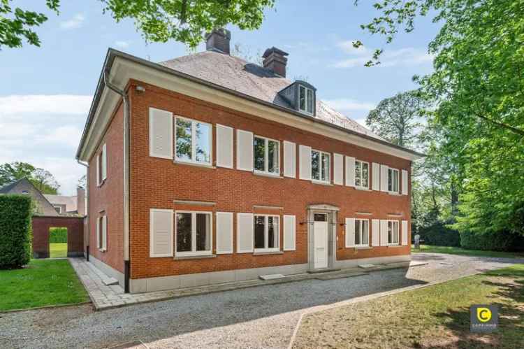 Villa te koop Wilrijk 9 slaapkamers grote tuin
