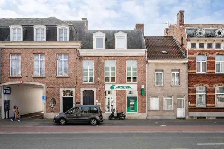 Huis te koop met moderne kantoorruimte in Eeklo