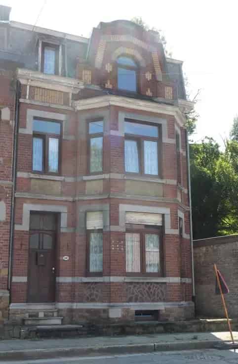 Huis Te Koop: Charmante 1920s Woning met 3 slaapkamers