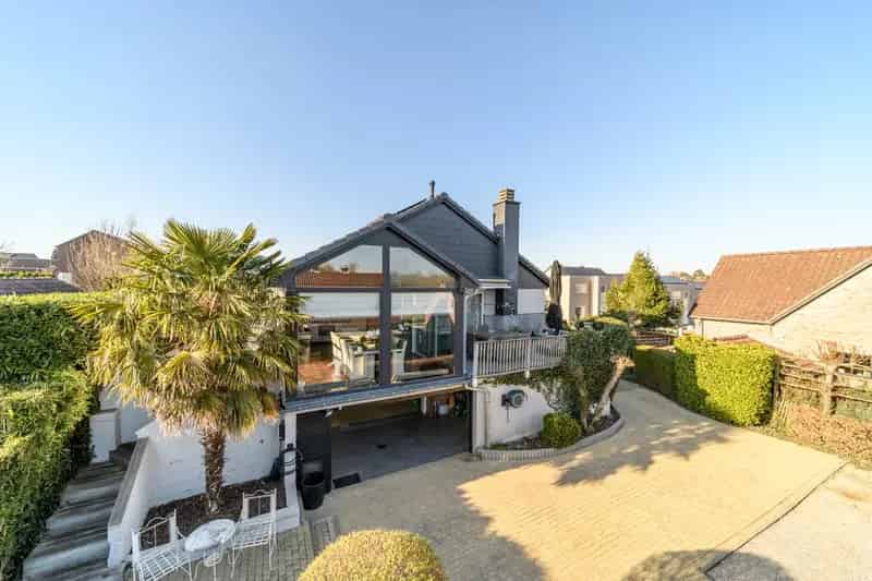 Huis te huur Geraardsbergen: Ruime villa met 3 slaapkamers en 32 zonnepanelen