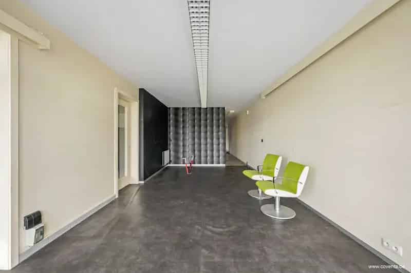 Huis te huur Waregem: Opbrengsteigendom met appartementen en handelsruimtes