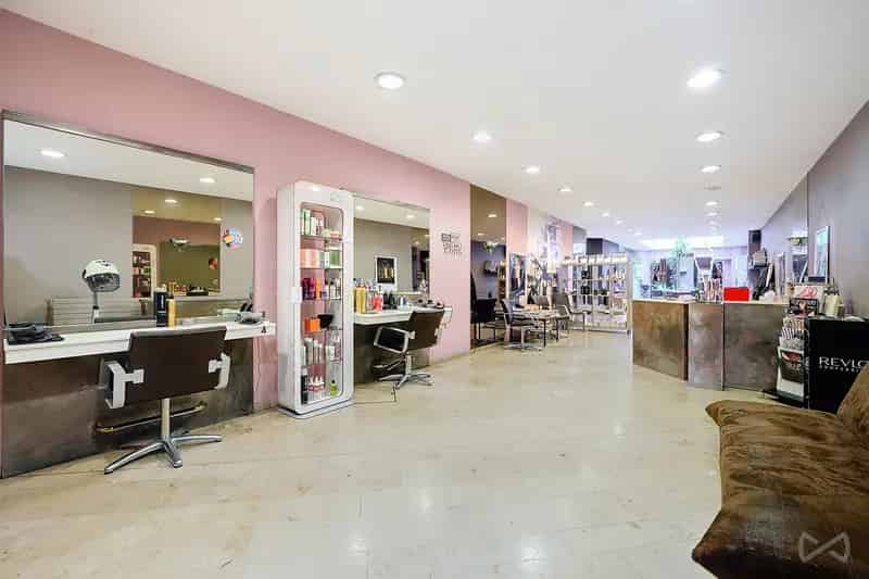 Huis te huur Grote Markt Doornik: Commercieel pand 150m² 2 appartementen