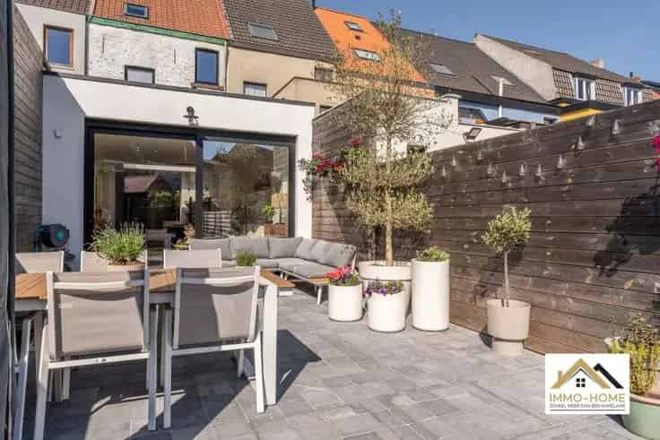 Huis Te Koop Gent: Gerenoveerde Rijwoning met Tuin