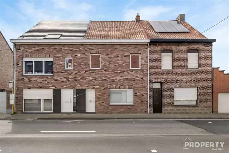 Gerenoveerde Rijwoning 3 Slaapkamers Garage Terras Hulste