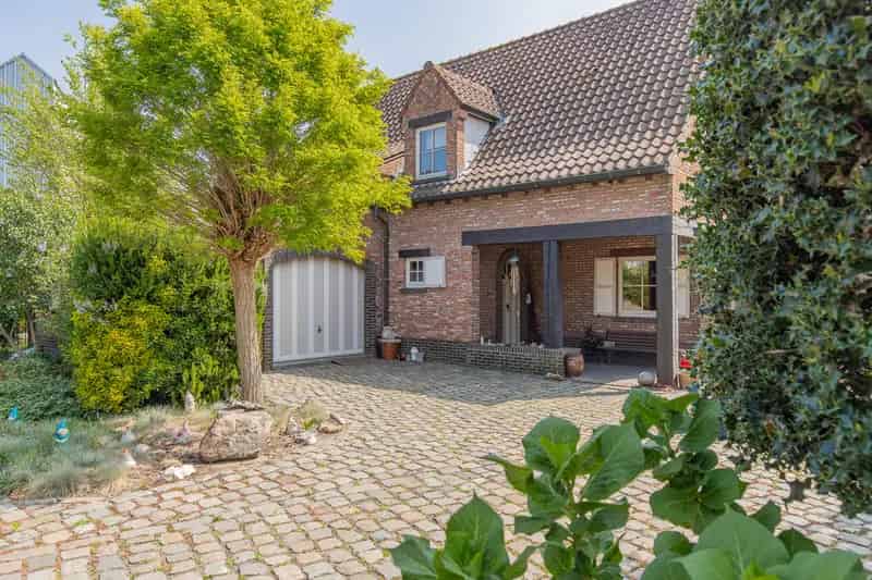 Huis te koop Lokeren: Gezinswoning 1500m2 te moderniseren