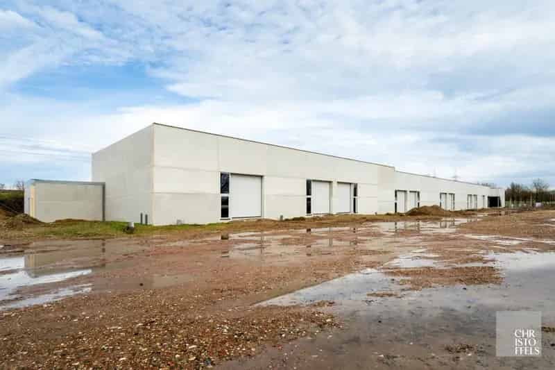 Nieuwbouwhal 210m² te Huur of Koop