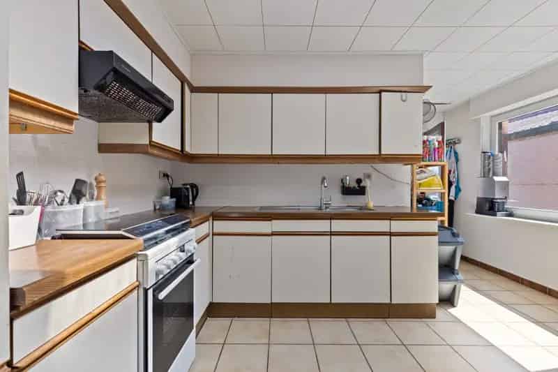 Gezinswoning Oostrozebeke 3 4 slaapkamers op te knappen