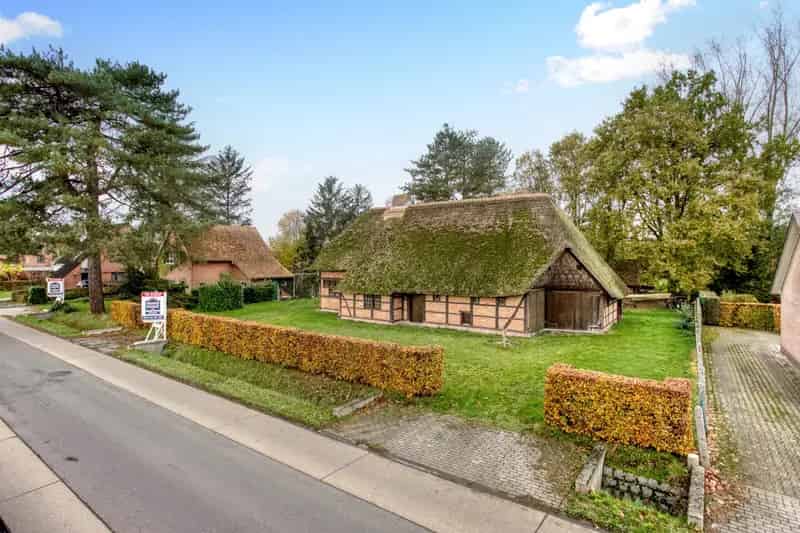 Af te werken woning 1588m² Perceel 8592m²  Natuurliefhebbers