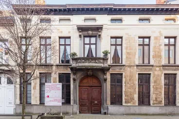 Appartement te koop Antwerpen: 2 slaapkamers, modern comfort in monumentaal gebouw