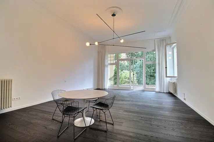 Appartement te huur 2 slaapkamers terras Brugmannplein