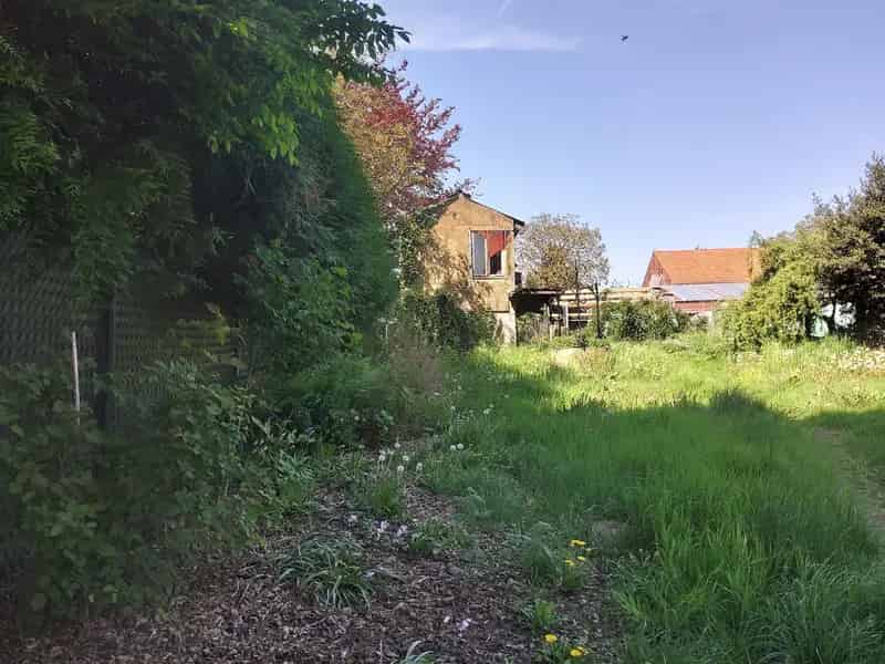 Huis te koop: Karaktervolle woning te renoveren met tuin