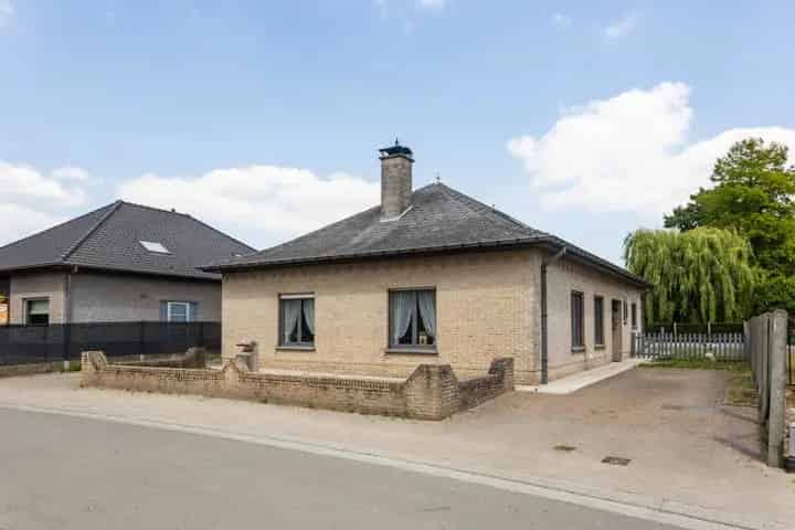 Huis te koop in Erpe-Mere: Ruime villa met 3 slaapkamers