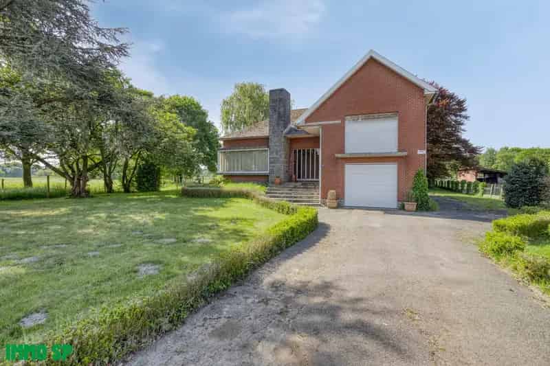 Huis te koop: 4 slaapkamers, 4153m² perceel, paardenstallen