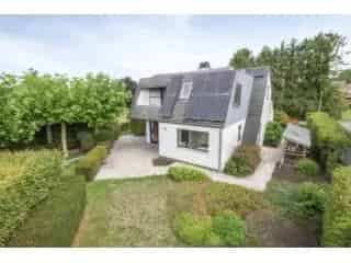 Villa te koop Sint Joris Weert - Unieke architectuur jaren 80