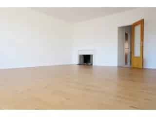 Commercieel Gebouw Brussel Te Renoveren 1033m²
