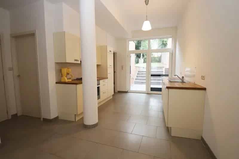 Studentenhuis te koop: Appartement, studio en 4 kamers